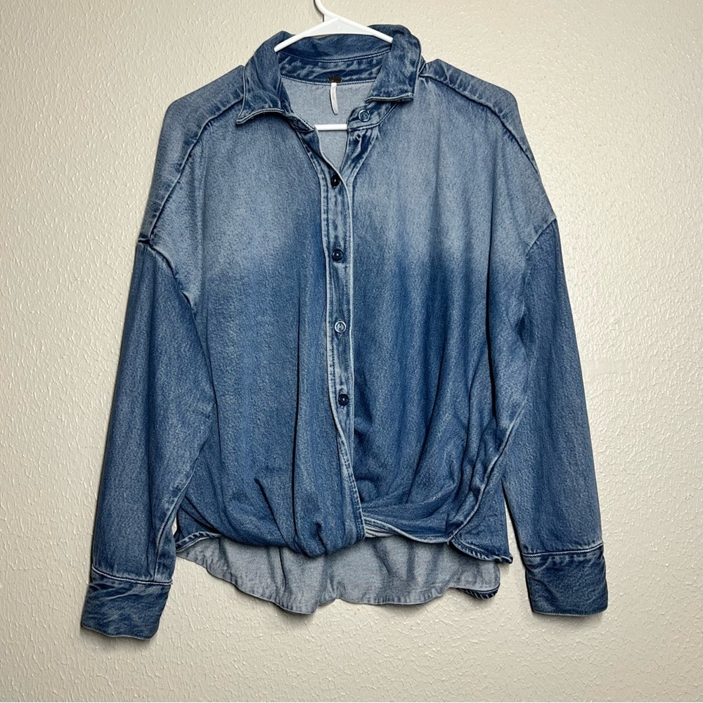 Young Fabulous Broke Top Womens Large Blue Button Up Twist Front Long Sleeve